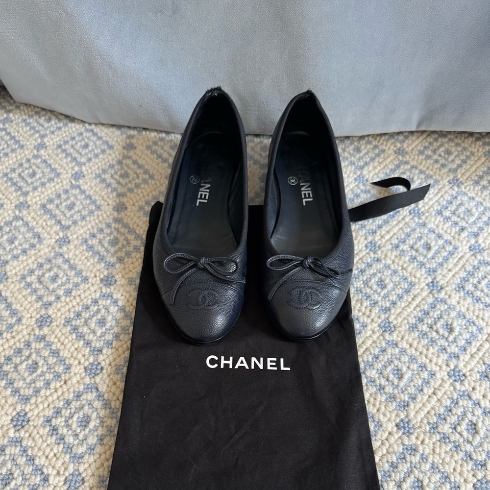 Navy Blue Caviar Chanel Ballet Flats Size 37/7